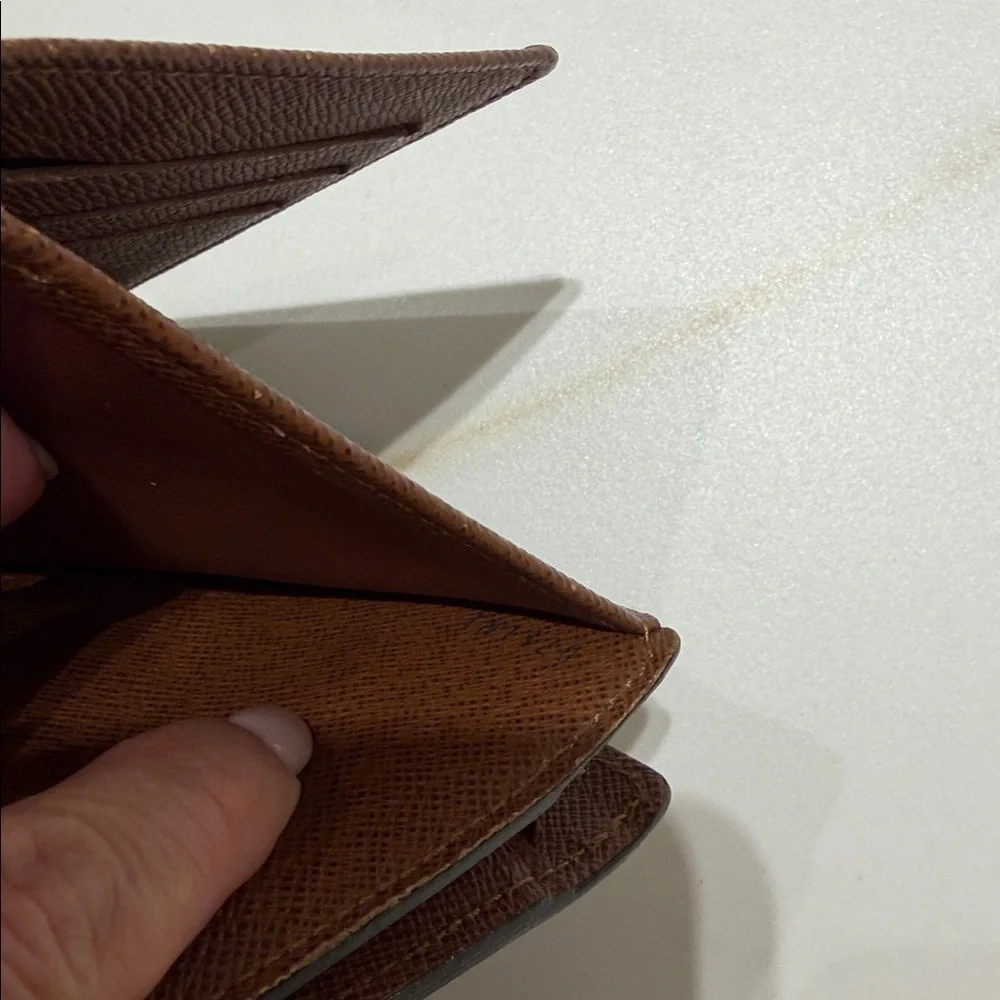 Louis Vuitton Joey Monogram trifold Wallet